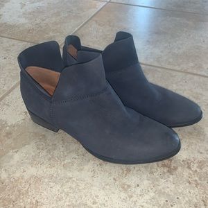 Seychelles Snare Bootie